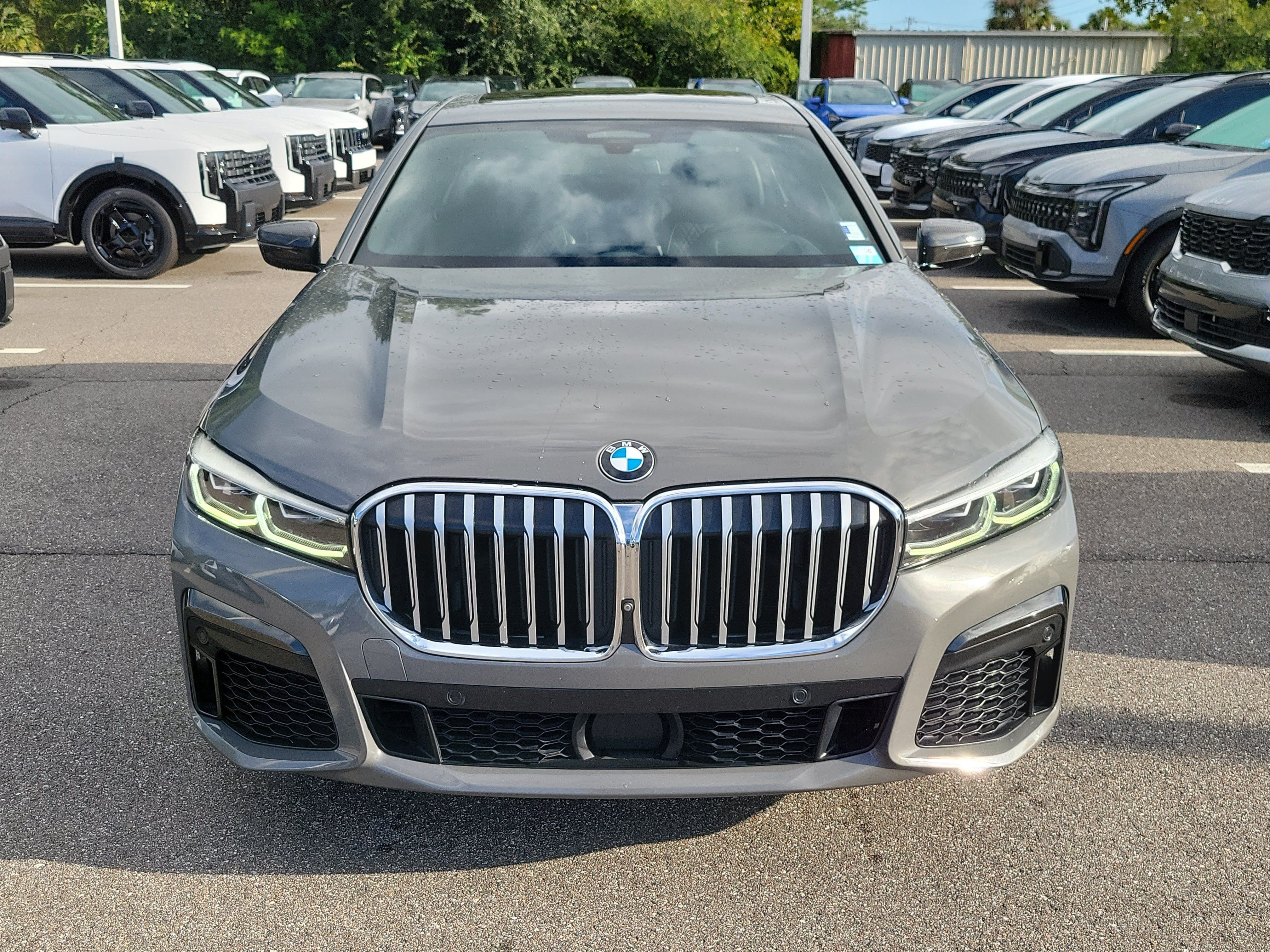Used 2020 BMW 750i xDrive w/ Executive Package AWD/4WD image 2