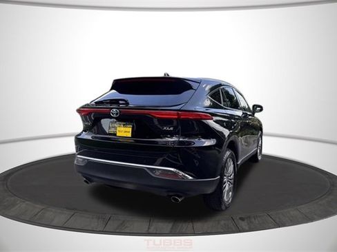 Used 2023 Toyota Venza XLE image 8