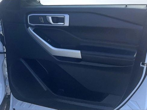 Certified 2021 Ford Explorer XLT w/ Equipment Group 202A image 23