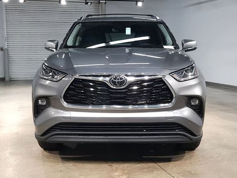 New 2026 Toyota Highlander Limited AWD/4WD image 2