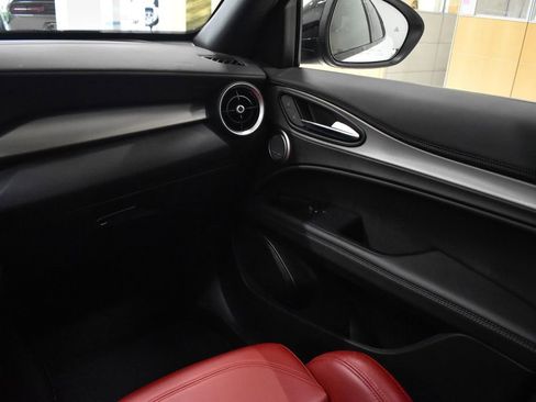 Used 2023 Alfa Romeo Stelvio Veloce AWD/4WD image 24