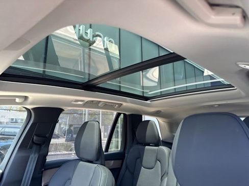 Certified 2025 Volvo XC90 B6 Plus AWD/4WD image 27