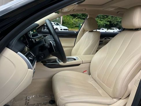 Used 2018 BMW 740i image 12
