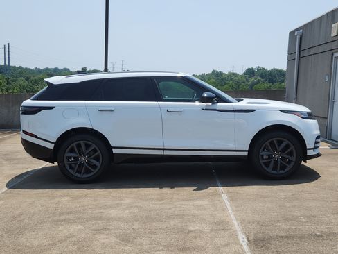 New 2026 Land Rover Range Rover Velar Dynamic SE image 11
