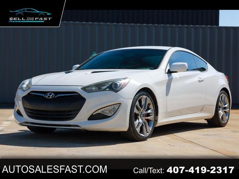 Used 2013 Hyundai Genesis 3.8 image 1