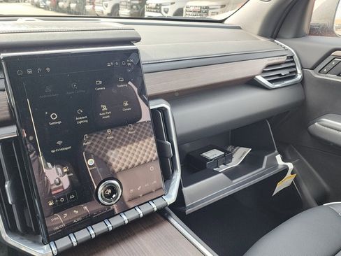 New 2026 GMC Acadia Denali w/ Super Cruise Package image 38