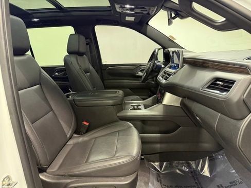Certified 2022 Chevrolet Tahoe LT w/ Luxury Package AWD/4WD image 32
