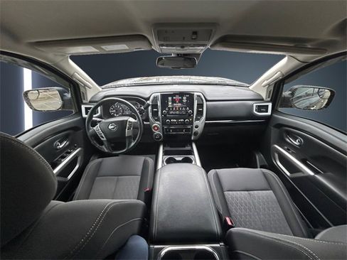 Used 2020 Nissan Titan SV w/ SV Convenience Package image 10
