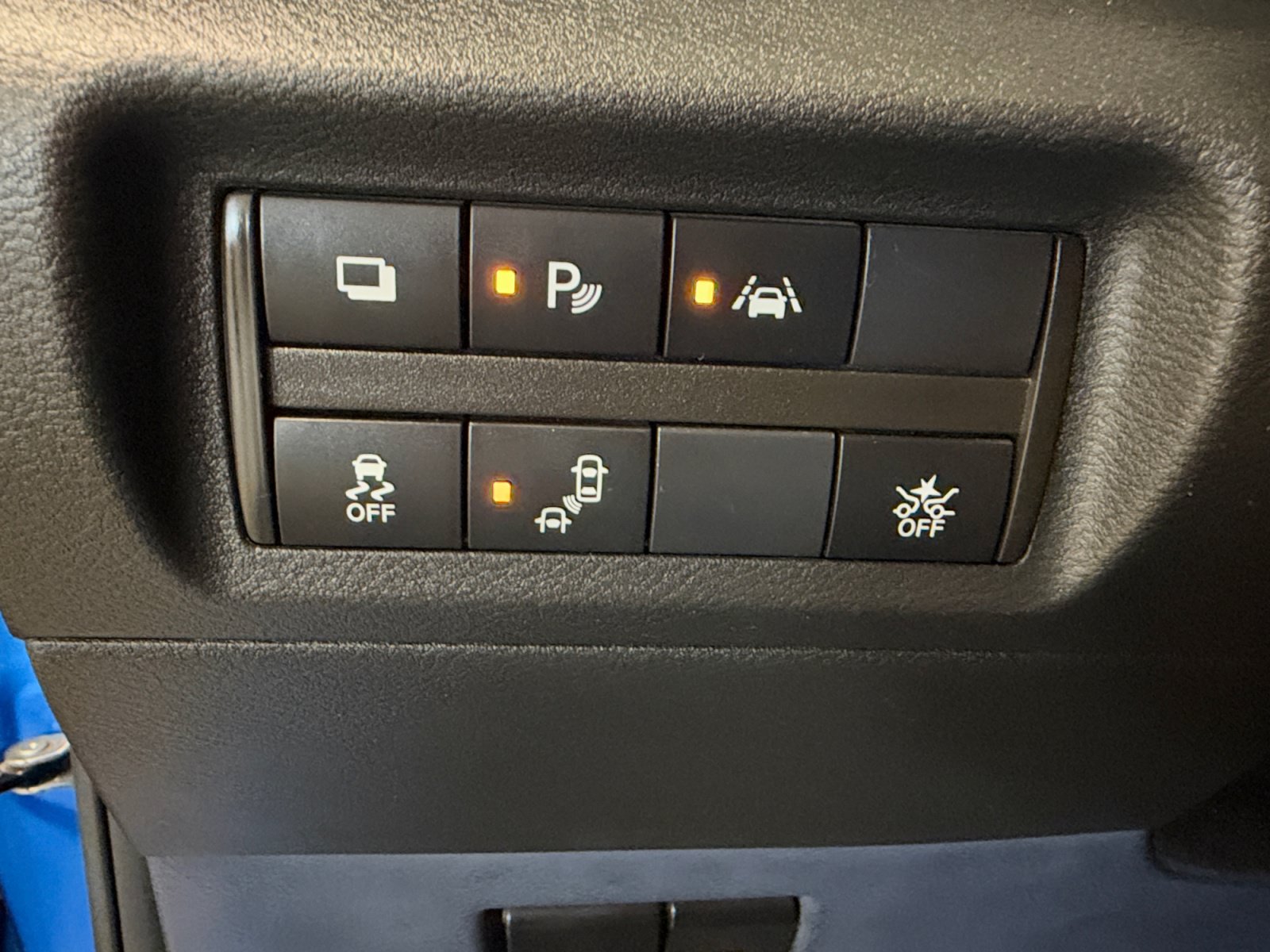 Used 2022 Nissan Kicks S FWD image 25