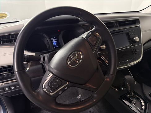 Used 2018 Toyota Avalon Limited w/ Carpet Mat Package FWD image 10