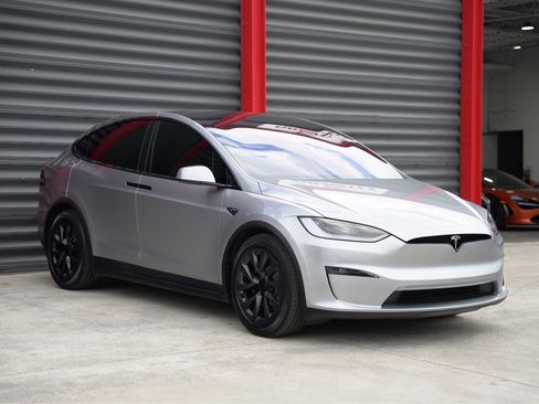 Used 2024 Tesla Model X image 6