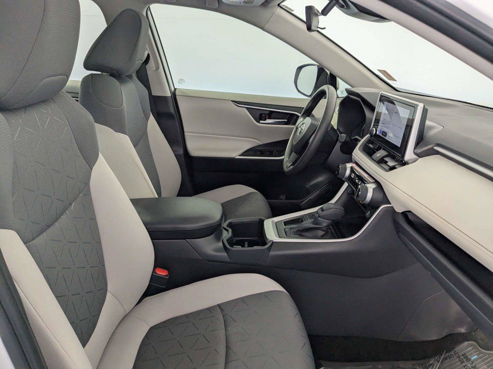 Certified 2025 Toyota RAV4 XLE w/ Convenience Package FWD image 32