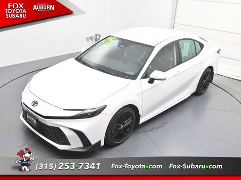 Used 2025 Toyota Camry SE w/ Convenience Package FWD image 35