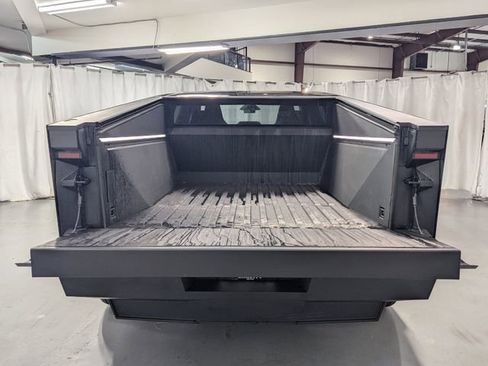 Used 2024 Tesla Cybertruck AWD Crew Cab image 25