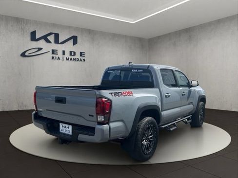 Used 2020 Toyota Tacoma TRD Off-Road AWD/4WD image 23