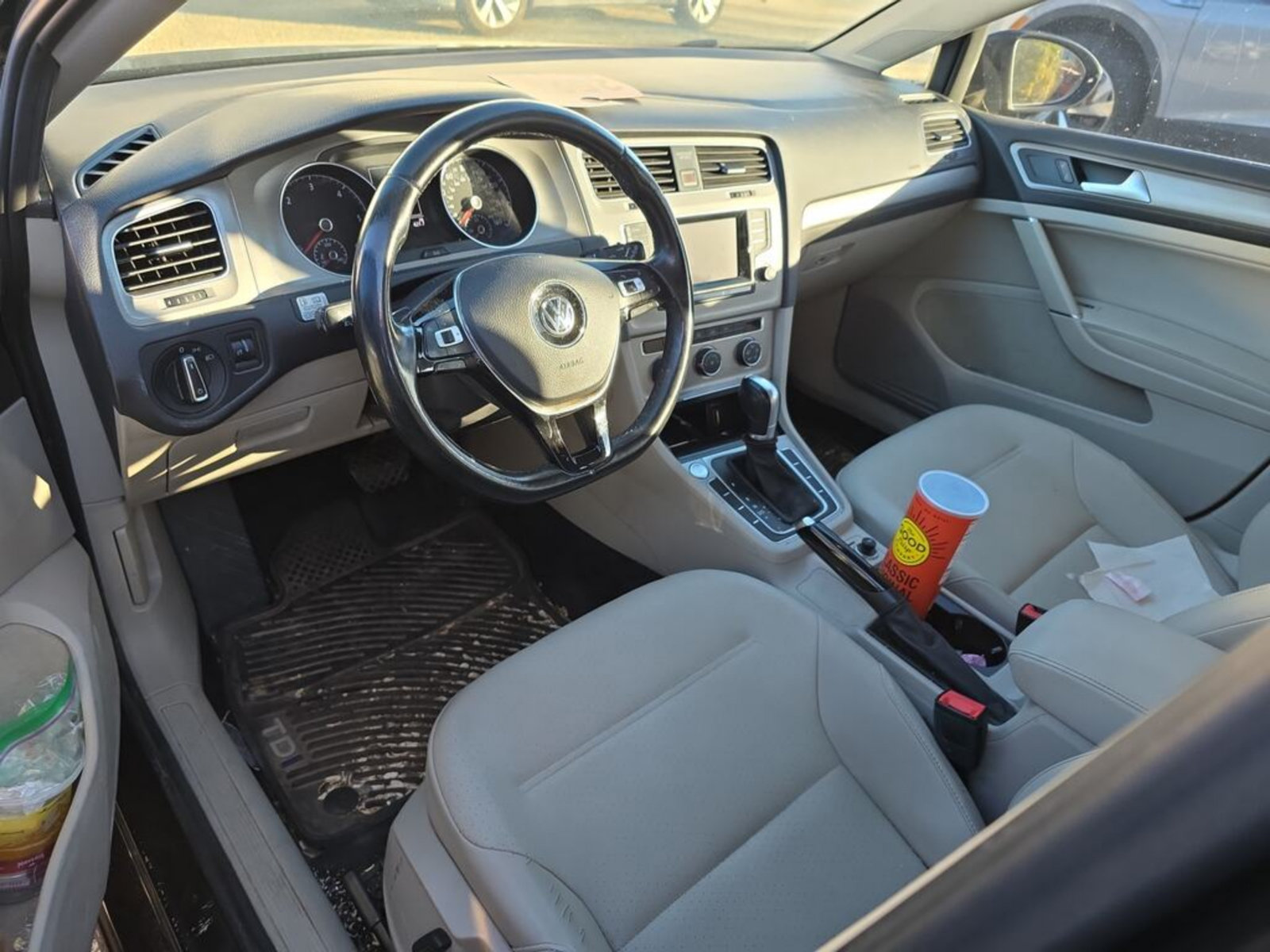 Used 2015 Volkswagen Golf TDI S FWD image 12