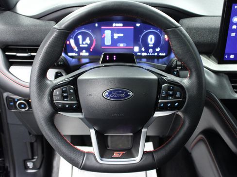 Used 2025 Ford Explorer ST AWD/4WD image 18