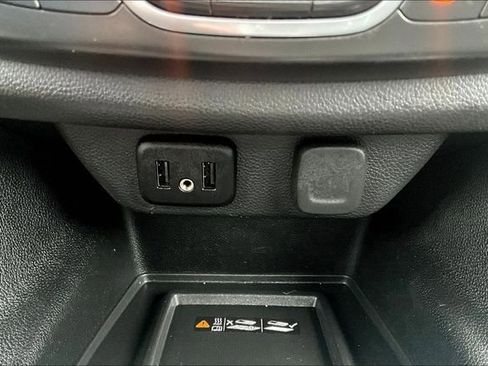 Used 2023 Chevrolet Traverse LT image 23