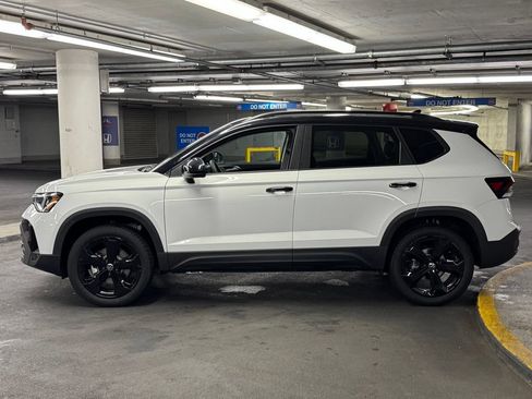 New 2026 Volkswagen Taos SE AWD/4WD image 33