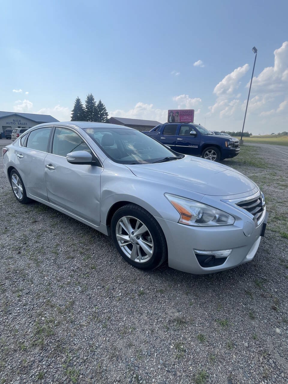 Used 2015 Nissan Altima 2.5 SL w/ Moonroof Package FWD image 2