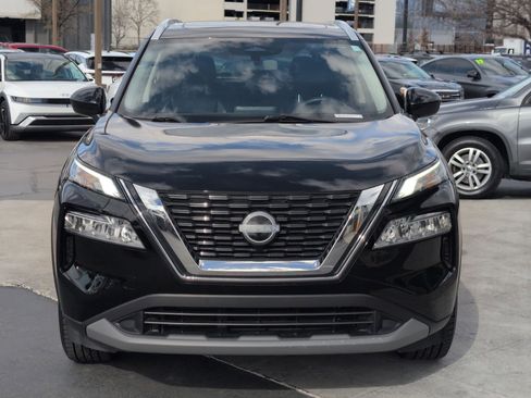 Used 2023 Nissan Rogue SV w/ SV Premium B Package image 11