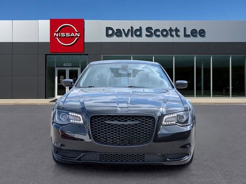Used 2023 Chrysler 300 Touring w/ Sport Appearance Package image 2