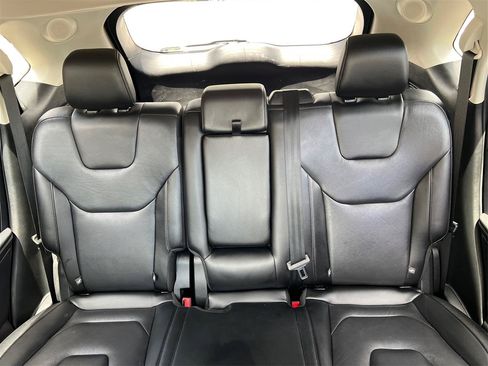Used 2022 Ford Edge Titanium AWD/4WD image 25