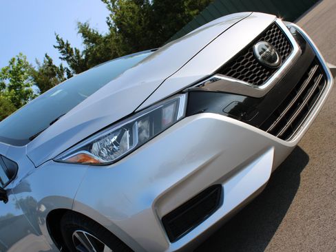 Used 2021 Nissan Versa SV image 7