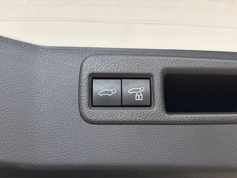Used 2023 Toyota Venza Limited AWD/4WD image 44