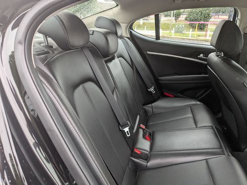 Used 2023 Genesis G70 2.0T image 26