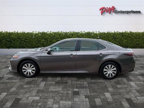 Used 2024 Toyota Camry LE FWD image 3