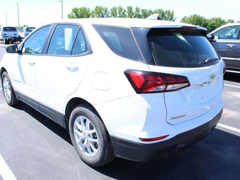 Used 2022 Chevrolet Equinox LS FWD image 7