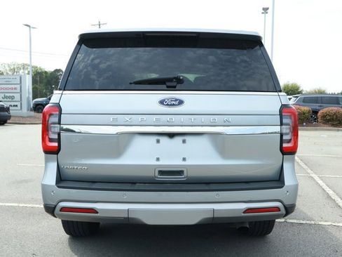 Used 2024 Ford Expedition Limited image 7