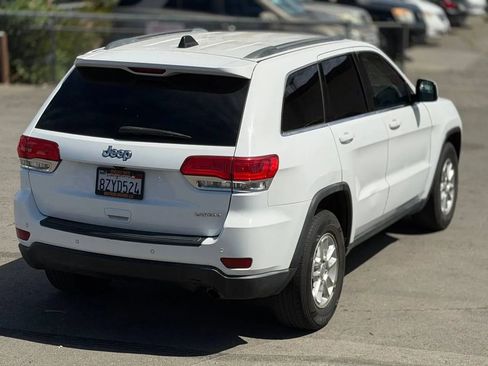 Used 2019 Jeep Grand Cherokee Laredo image 14