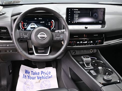 Used 2024 Nissan Rogue SL w/ SL Premium Package image 32