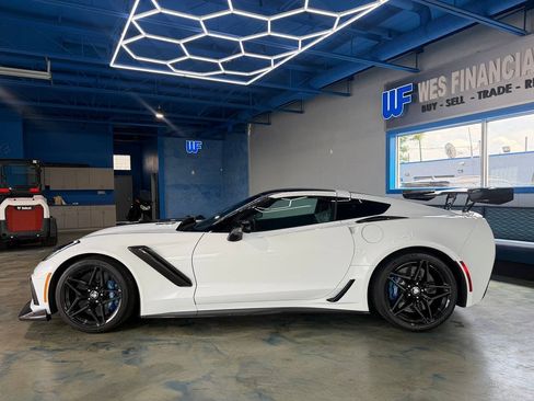 Used 2019 Chevrolet Corvette ZR1 RWD image 14