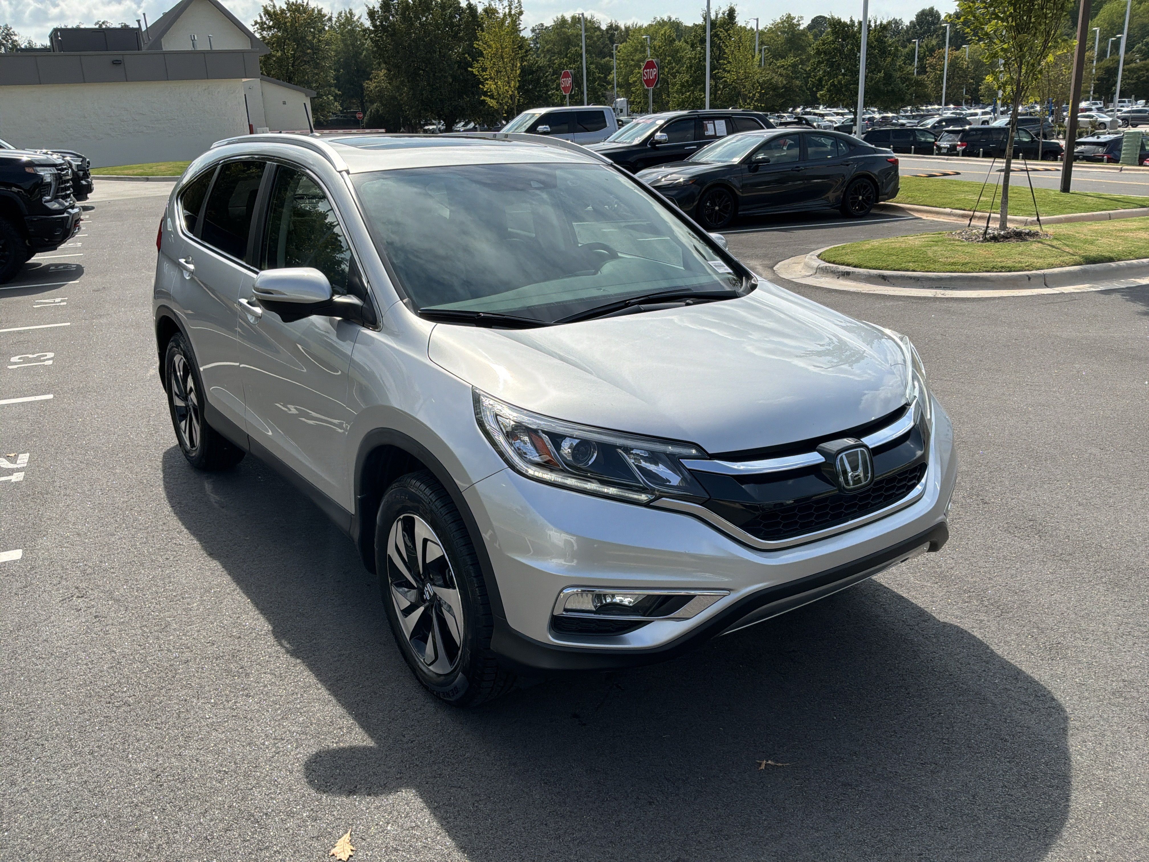 Used 2015 Honda CR-V Touring image 2