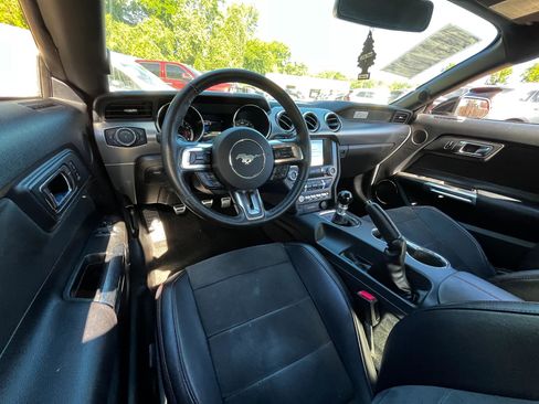 Used 2017 Ford Mustang GT Premium RWD image 21