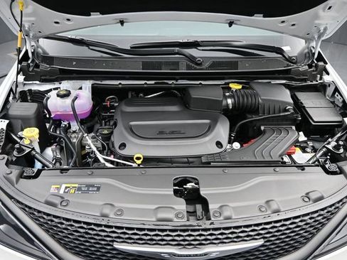 New 2026 Chrysler Voyager LX image 41