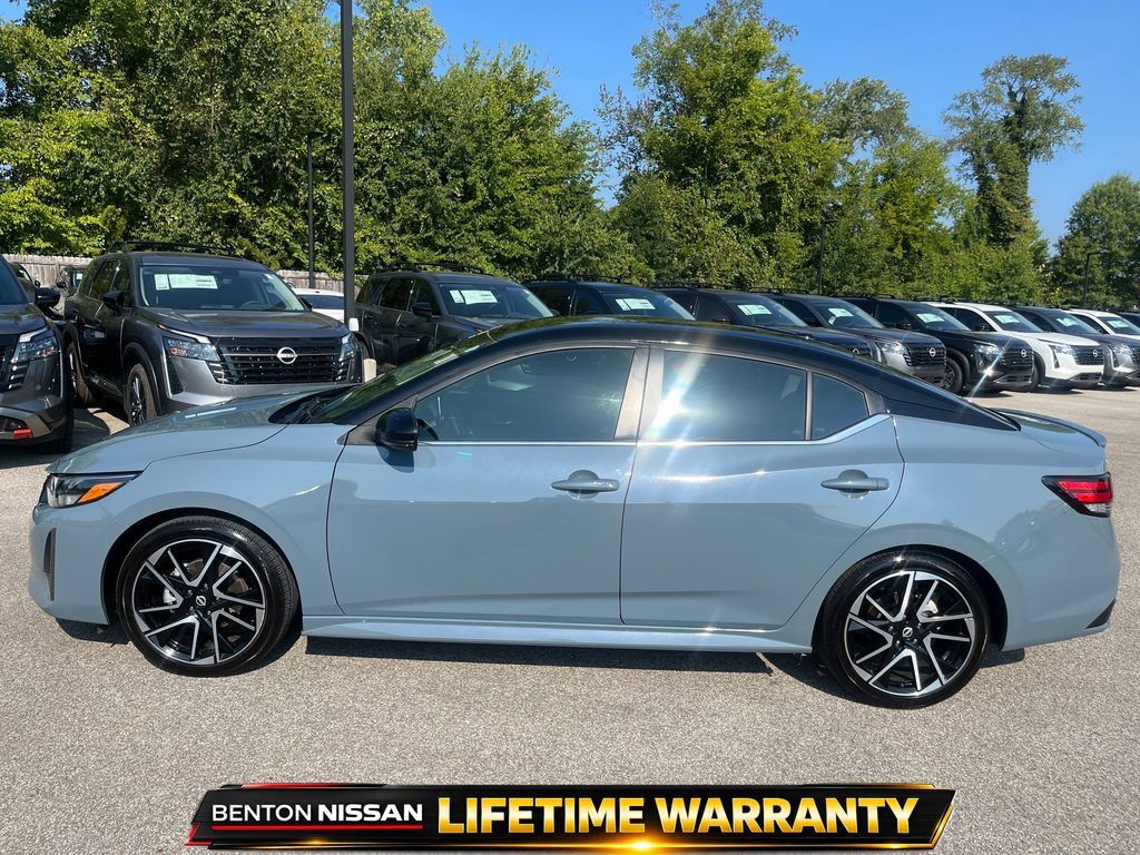 Used 2025 Nissan Sentra SR FWD image 7