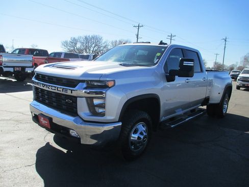 Used 2022 Chevrolet Silverado 3500 LT w/ Convenience Package image 11