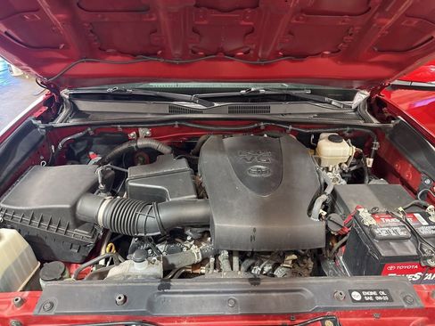 Used 2016 Toyota Tacoma TRD Off-Road image 22