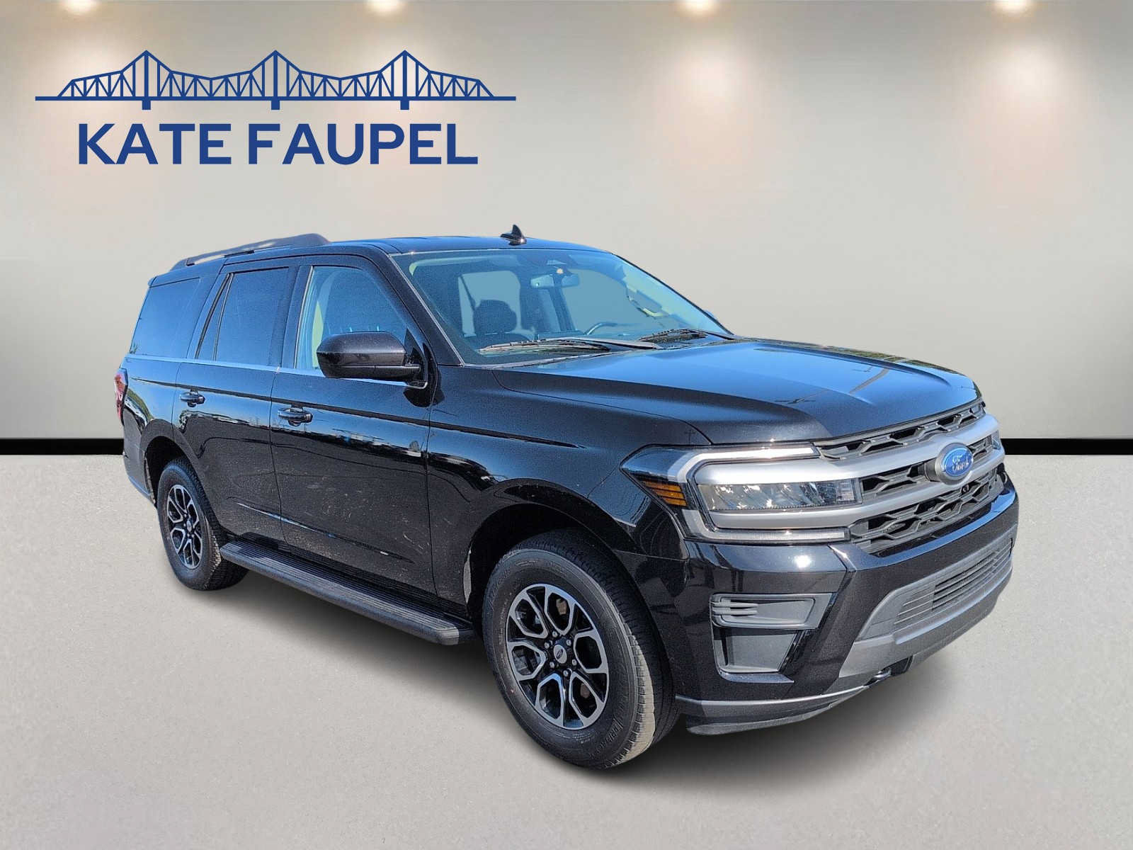 Used 2022 Ford Expedition XLT AWD/4WD image 1