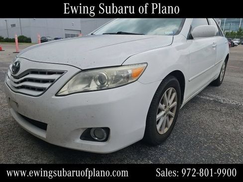 Used 2011 Toyota Camry XLE w/ XLE Extra-Value Pkg #2 FWD image 2