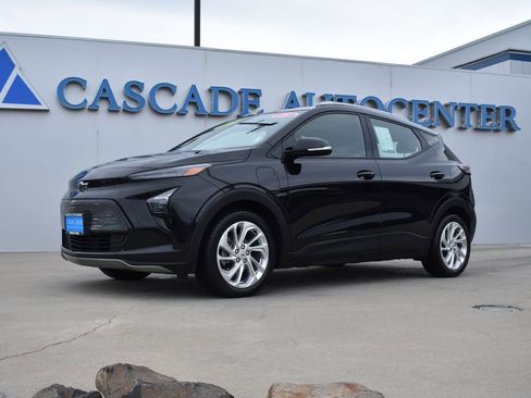 Used 2023 Chevrolet Bolt EUV LT w/ Driver Confidence Package image 1