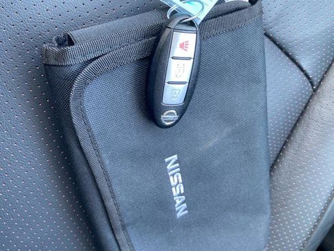 Used 2013 Nissan Rogue SL AWD/4WD image 24