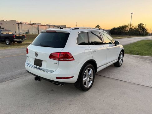 Used 2013 Volkswagen Touareg TDI AWD/4WD image 8