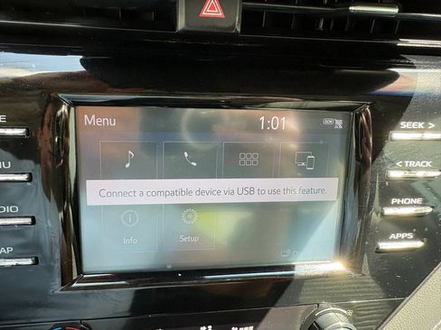 Used 2019 Toyota Camry SE image 36