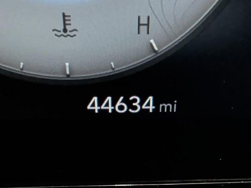 Used 2023 Hyundai Elantra Limited image 6