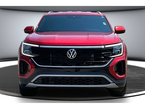 Used 2024 Volkswagen Atlas Cross Sport SE FWD image 4